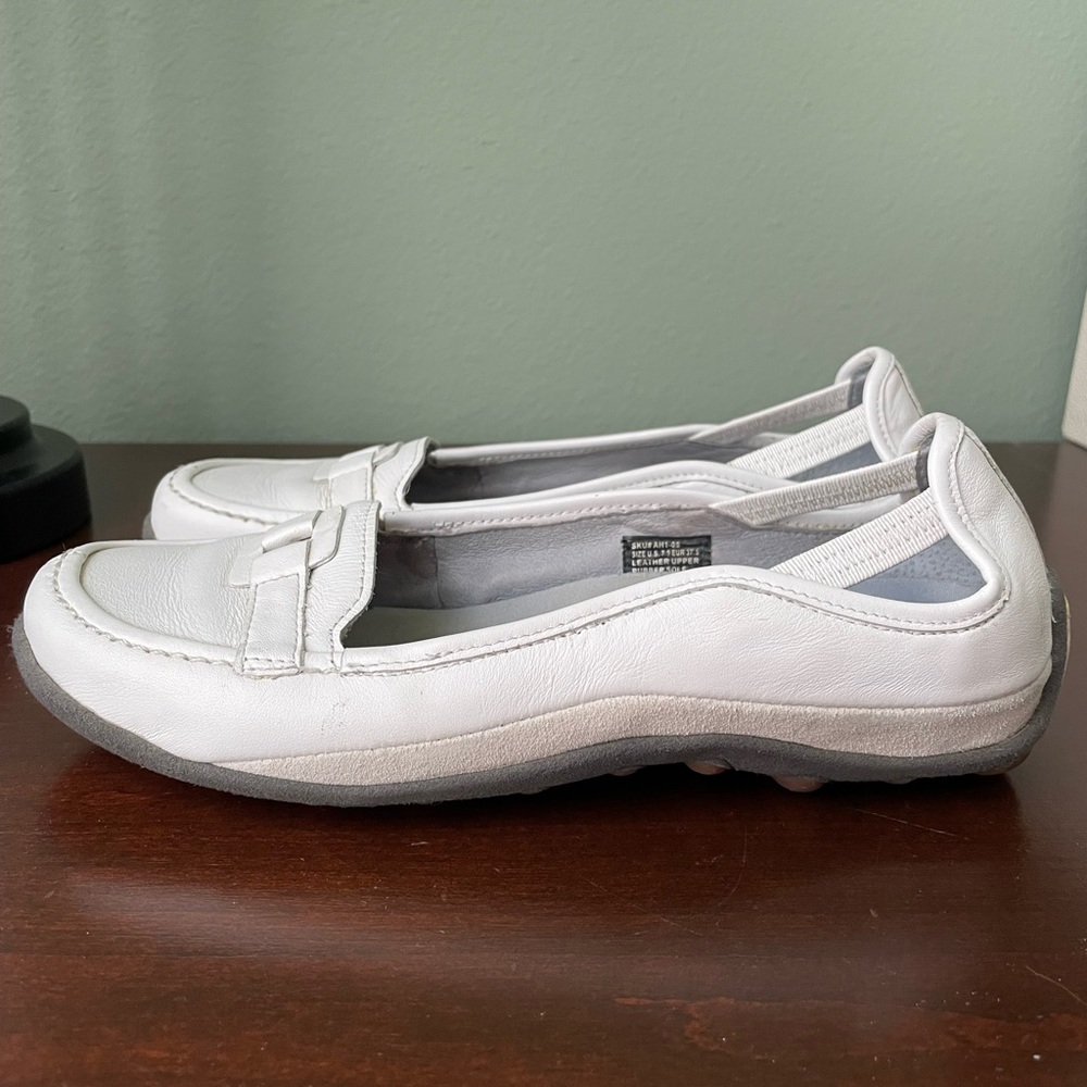 Tsubo white leather loafers.  Size 7.5.  Euro Size 37.5.  Excellent condition.